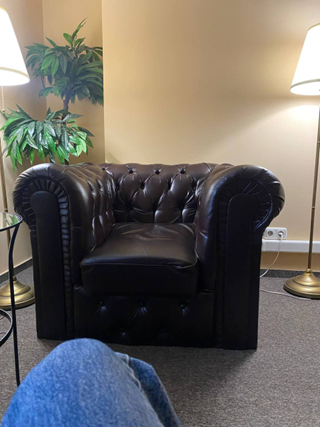 Кресло в «офисе»