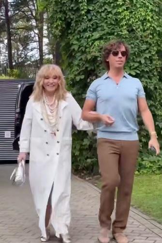 Появление Аллы Пугачевой вызвало слезы у зрителей фестиваля Лаймы Вайкуле