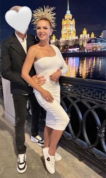 Эвелина Бледанс показала возлюбленного, которого скрывала семь лет