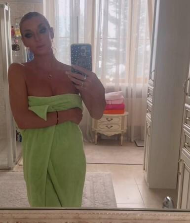 Водонаева опустила Волочкову, показав ее честное фото: не смывала макияж три дня