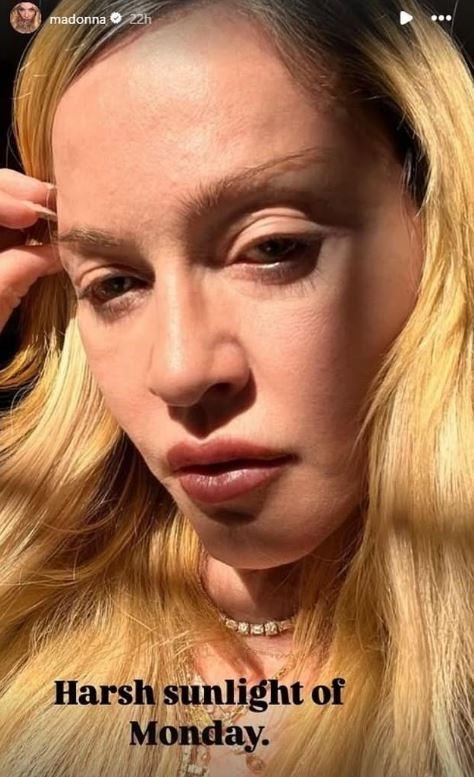 66-летняя певица Мадонна показала лицо без макияжа