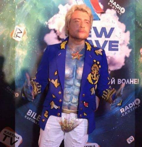 Новое платье короля: Николай Басков удивил публику экстравагантным нарядом