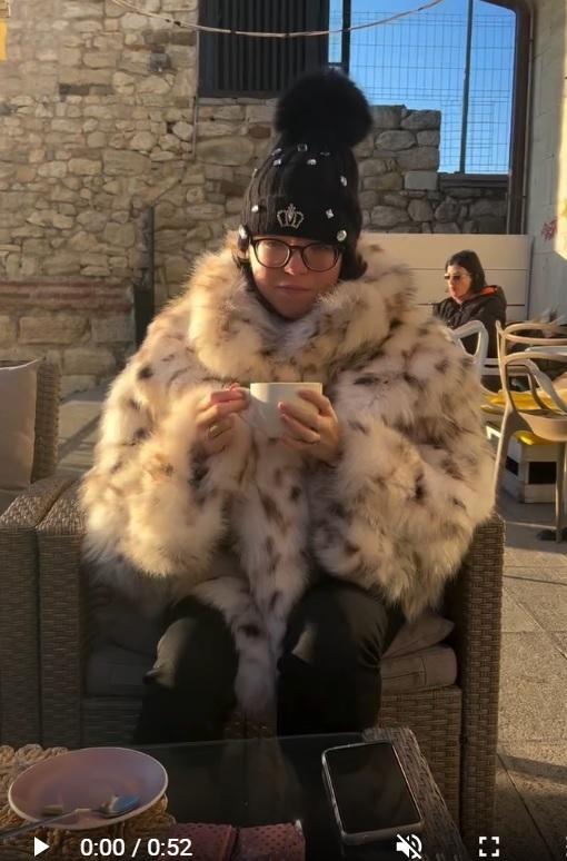 Лолита  Милявская показала 26-летнюю дочь Еву, страдающую синдромом Аспергера