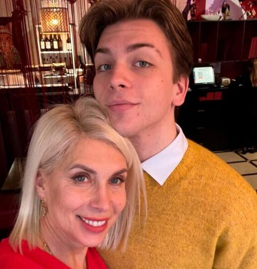 Алена Свиридова с сыном