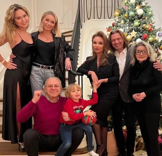 Дмитрий Маликов с семьей