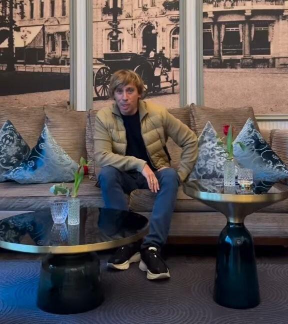 Стал блондином: Максим Галкин* запретил обсуждать радикальные изменения на голове