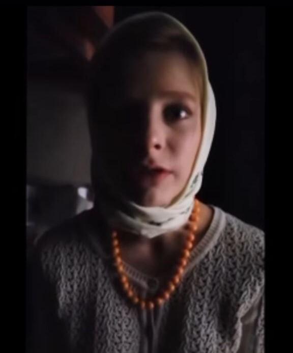 Арзамасова в бабушкином платке заявила, что ей «очень страшно выходить на сцену» после болезни