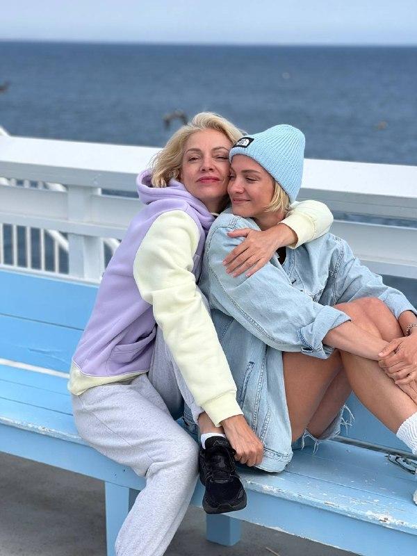 Полина Максимова с мамой