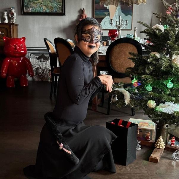 «Черная пантера»: Ирина Хакамада показала редкое фото с особенной дочерью