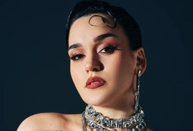 «С Оззи Осборном или Олегом Газмановым»: певица Зоя назвала артистов, с кем могла бы записать фит