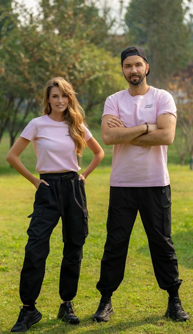 «Там, где не кормят, я участвовать не готова»: Саша Савельева о реалити-шоу, сольной карьере и хейтерах