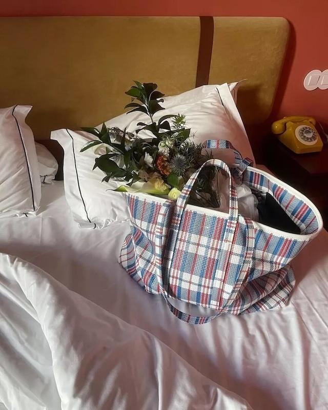 Базарный баул, папин бомбер из 90-х и другие трофеи из сундука, ставшие остромодными