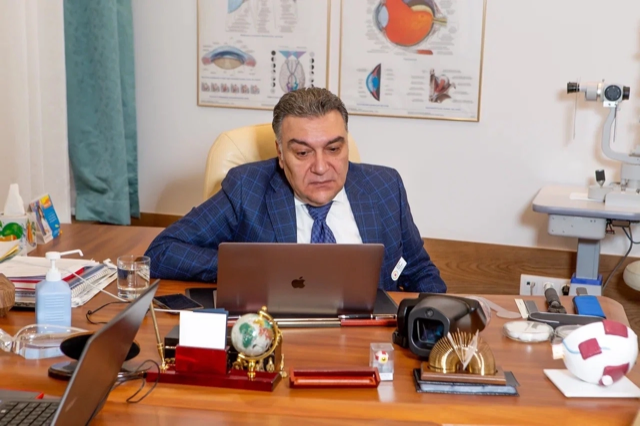Люди, которые умеют создавать чудо: разговор с детским офтальмологом Игорем Азнауряном