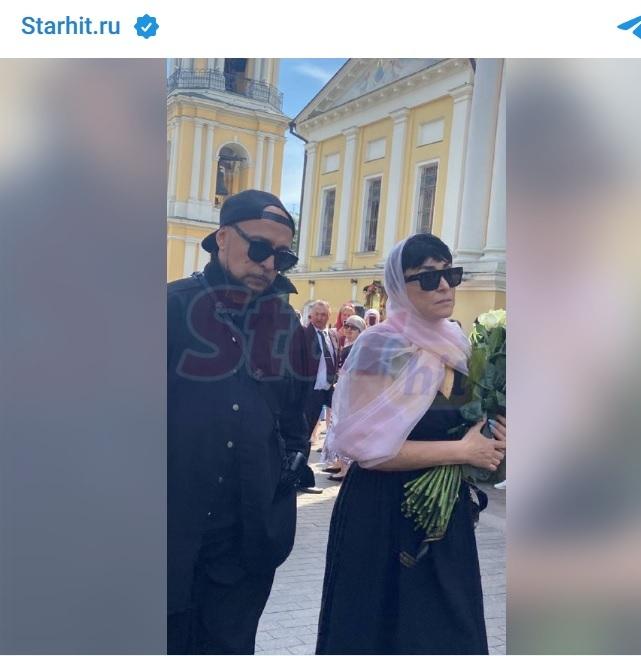 Певица Лолита Милявская приехала на церемонию прощания с Анастасией Заворотнюк