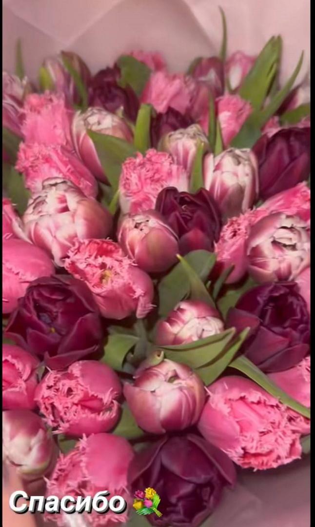 «Помогите выбрать дату свадьбы»: Ольга Бузова намекнула на новые отношения