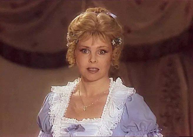 «Всячески давил и угрожал»: сын сгоревшей заживо актрисы Суворкиной хотел получить ее квартиру