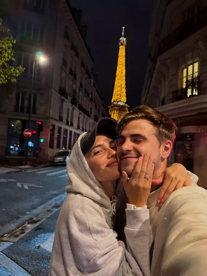 Стася Милославская уехала в Париж с женихом, который на восемь лет ее моложе