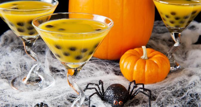 10 коктейлей для вечеринки на Хэллоуин
