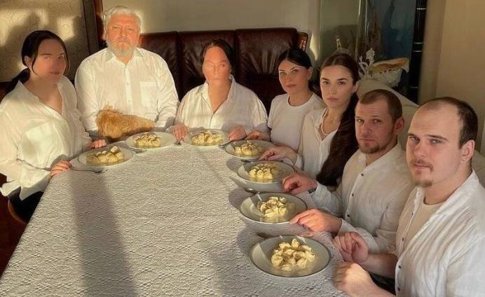 Лариса Гузеева для рекламы своей марки пельменей