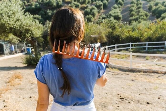 Жительница Саратова вломила любовнику граблями за попытку расстаться с ней