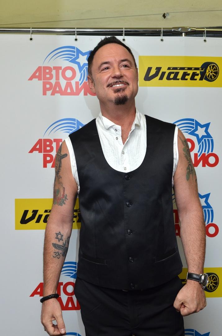 Хирург рассказал, были ли пластические операции у певца Максима Леонидова