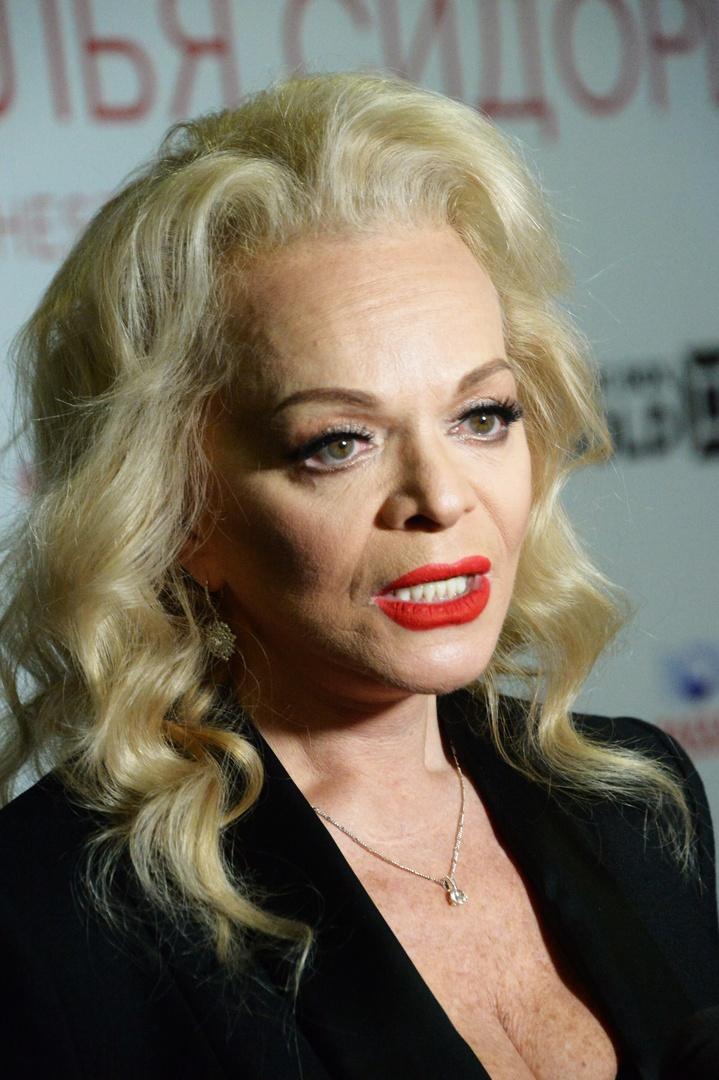 «Есть проблемы»: 67-летняя Лариса Долина пожаловалась на плохое самочувствие