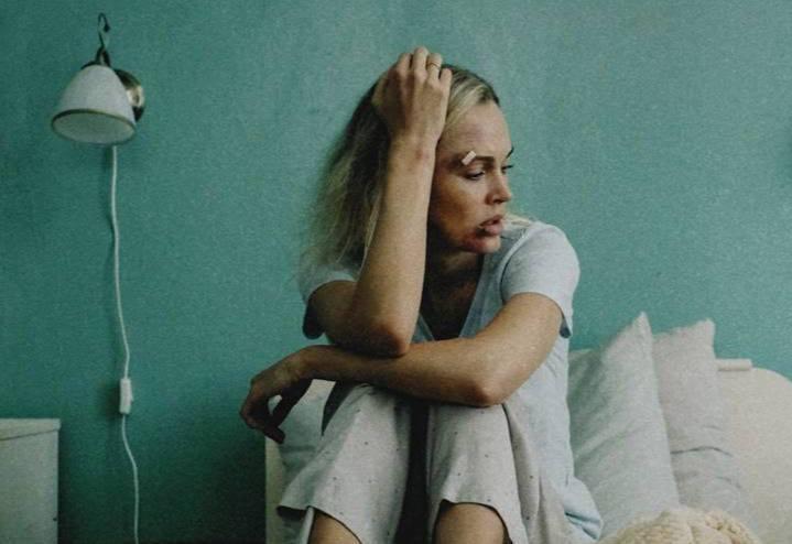 «Меня откачивали несколько часов»: модель Ирина Кобзева о съемках в фильме «Странный дом»