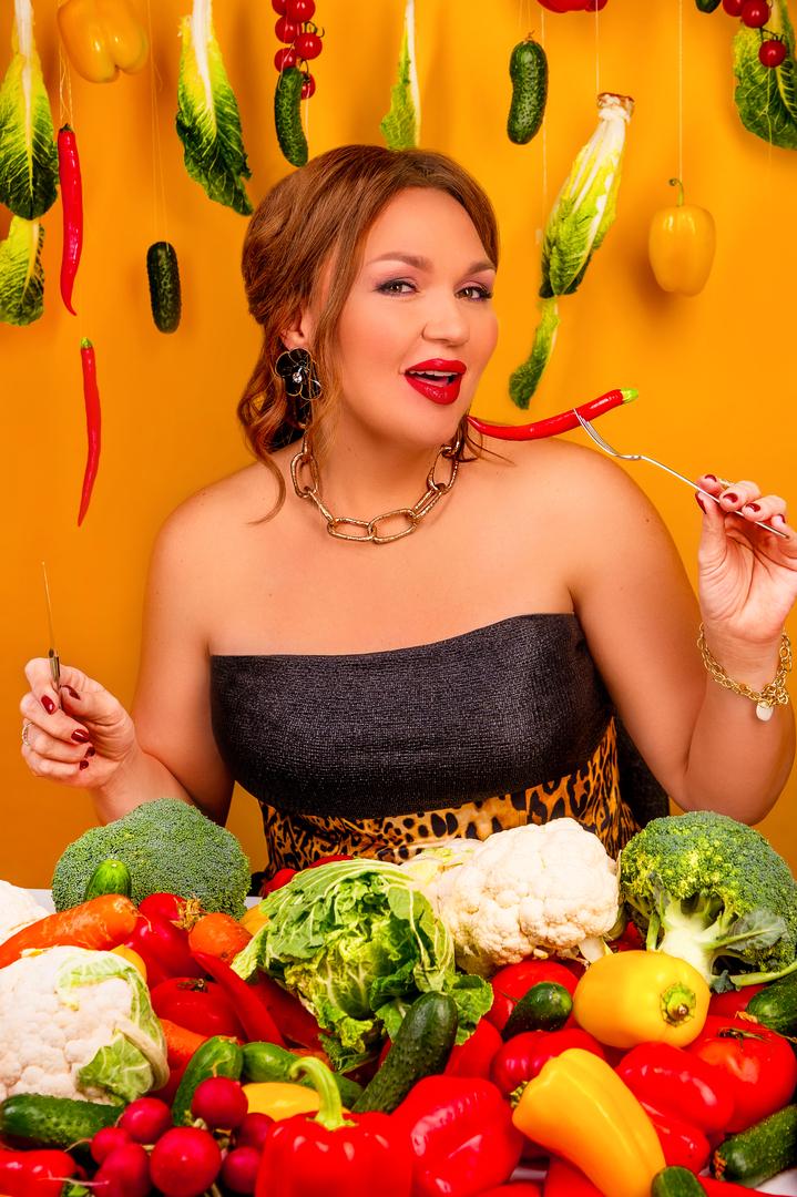 «Мне ставили бесплодие»: Надежда Ангарская о материнстве, похудении и пластике