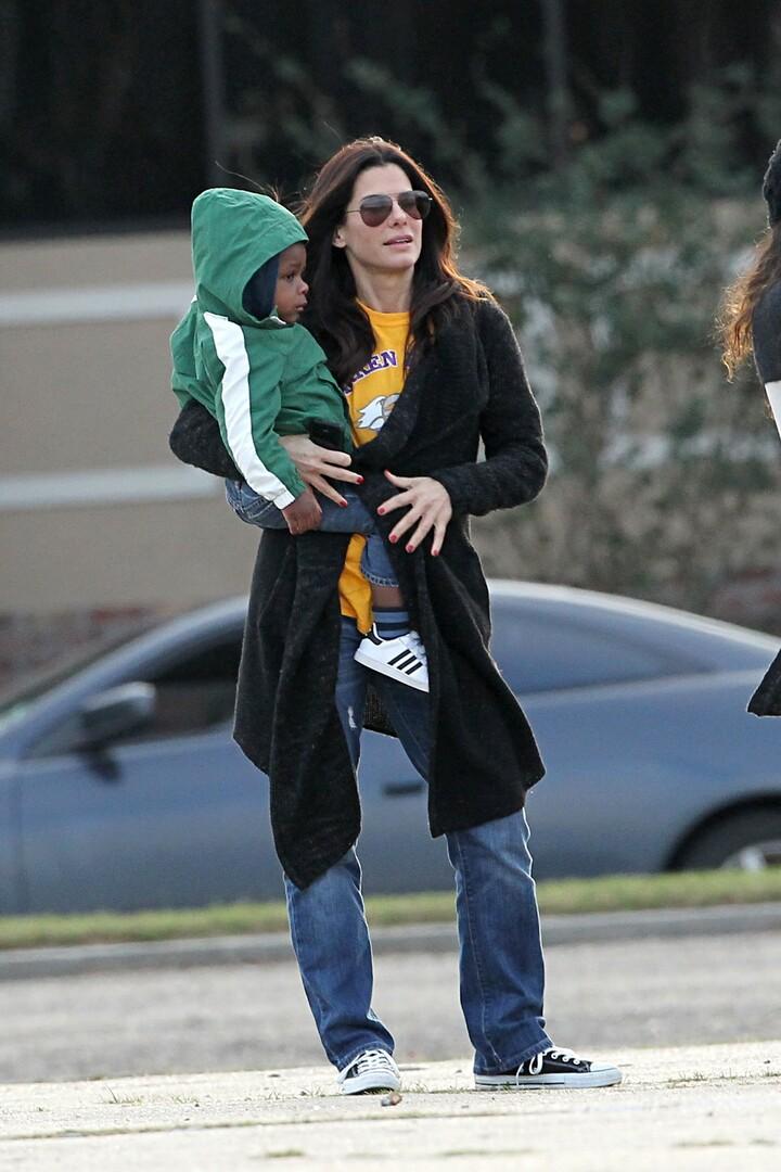 От Шэрон Стоун до Татьяны Овсиенко: кто из знаменитостей воспитывает приемных детей