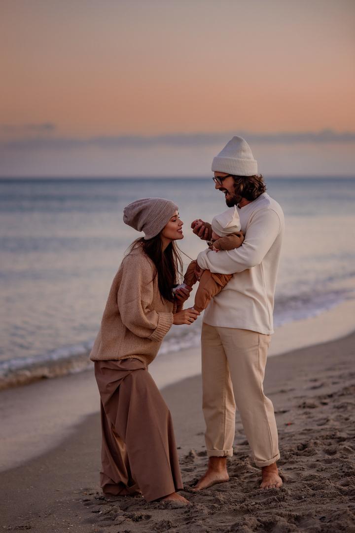 Мария Вебер с бойфрендом и сыном