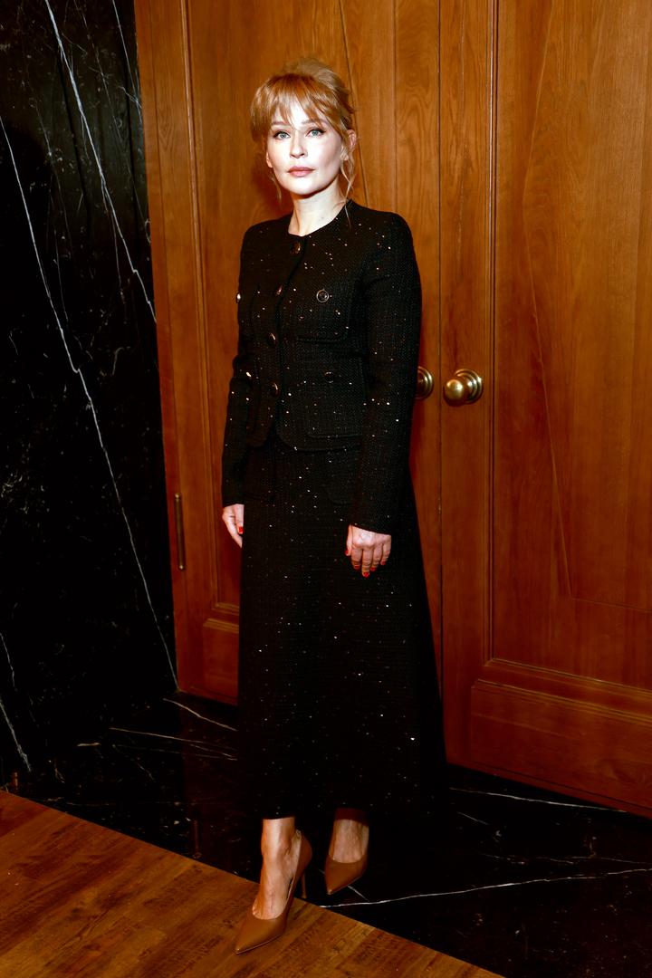 «Стиль не кричит о стоимости»: модный эксперт высказалась о нарядах Юлии Пересильд