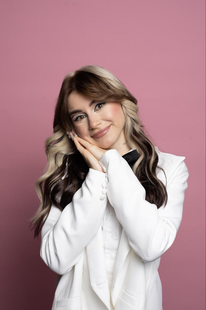 Жизнь блогеров: плюсы и минусы профессии, распорядок дня, борьба с хейтом