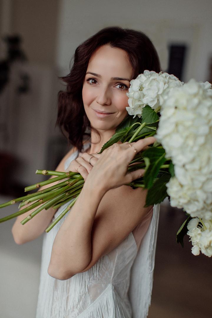 «Я не могу всегда быть хорошей»: Валерия Ланская о знаковых ролях, соперничестве с Гусевой и личной жизни