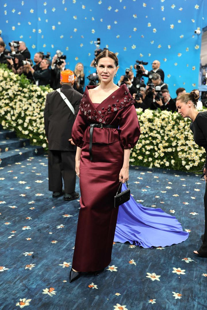 Бывшая жена Абрамовича после рождения пятого ребенка появилась на красной дорожке Met Gala