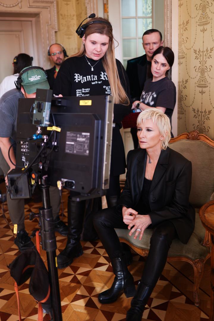 «Постоянно меняюсь»: Арбенина раскрыла идею нового клипа и детали работы с режиссером Сахарной