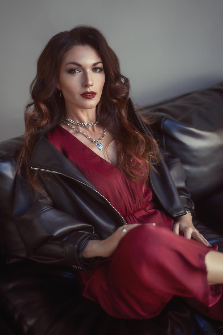 «Вера помогает мне справляться»: Юлия Такшина о детстве в лагерях, поступлении сына в вуз и Боге