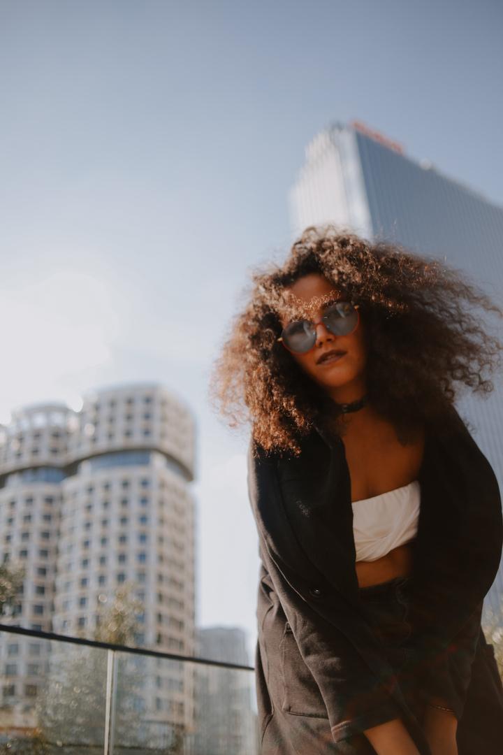 «Я постоянно боялась за свою жизнь»: певица с эфиопскими корнями Лида Лему о творчестве и поиске отца