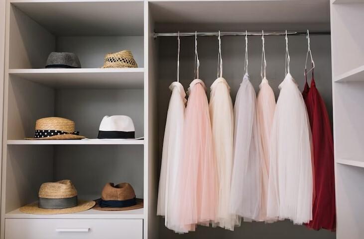 В Свердловской области женщина зарезала любовника и прятала его труп в шкафу среди вещей