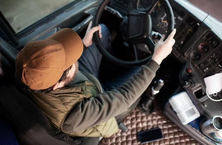 В Приморье лишенный прав отец задавил восьмилетнюю дочь во время ремонта грузовика