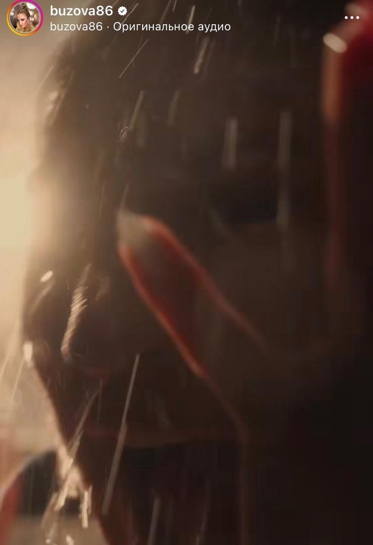 Плакала и размахивала руками: Бузова показала себя в слезах после сообщения о беременности Костенко