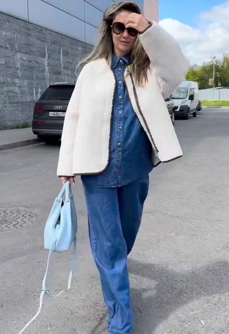 Заметели округлившийся живот: Агата Муцениеце спровоцировала слухи о беременности