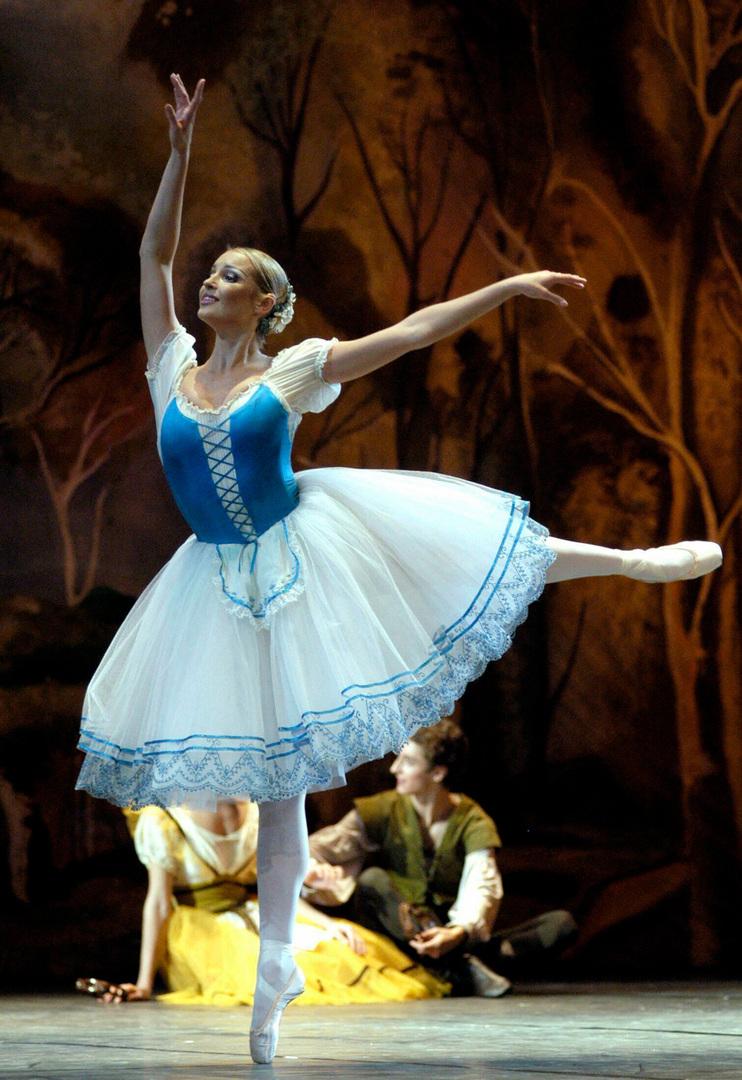 Анастасия Волочкова в балете «Жизель»