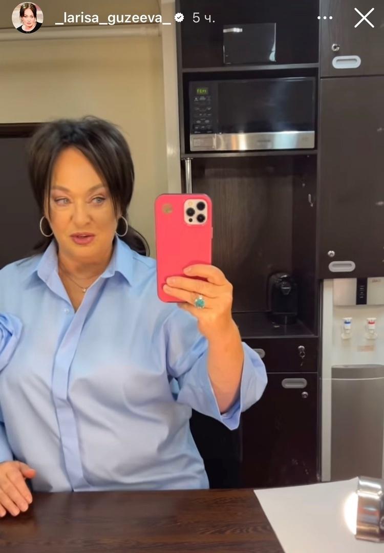 «Должна быть как все, тетей Мотей»: Гузеева сменила прическу после критики внешности