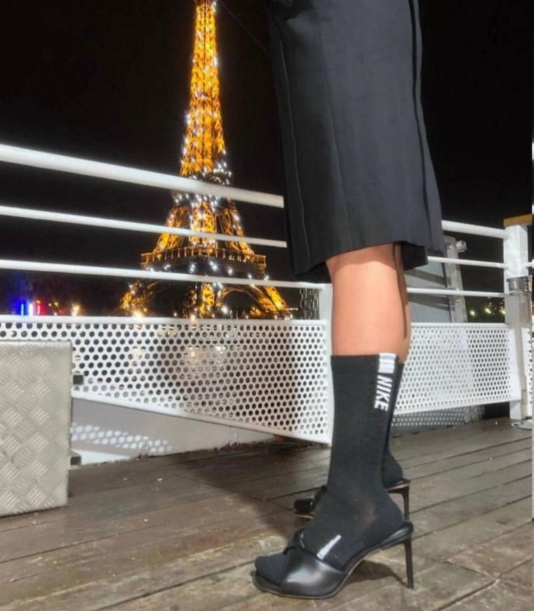 Подписчики засмеяли Ирину Шейк за внешний вид