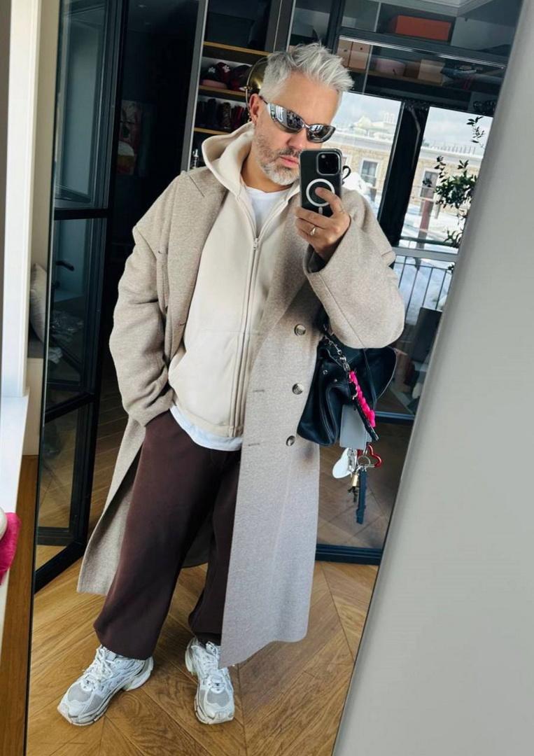 Стилист Александр Рогов показал сумку почти за миллион рублей