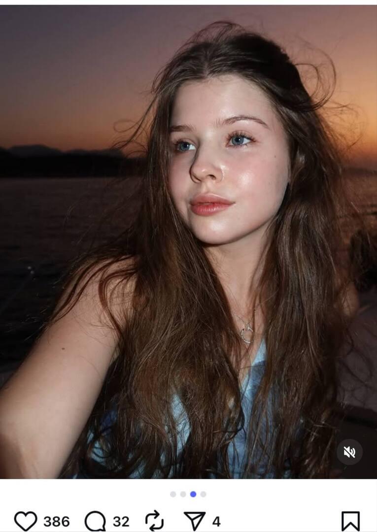 19-летняя дочь Табакова восхитила подписчиков снимками с отдыха за границей