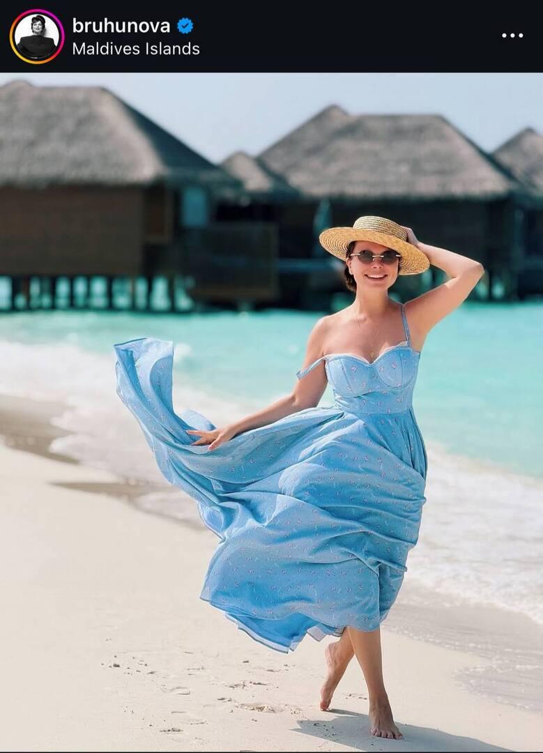 «Морская красотка»: жена Петросяна восхитила поклонников фото в платье-бюстье на Мальдивах