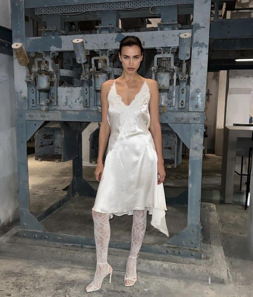 Ирина Шейк скопировала образ Ольги Бузовой