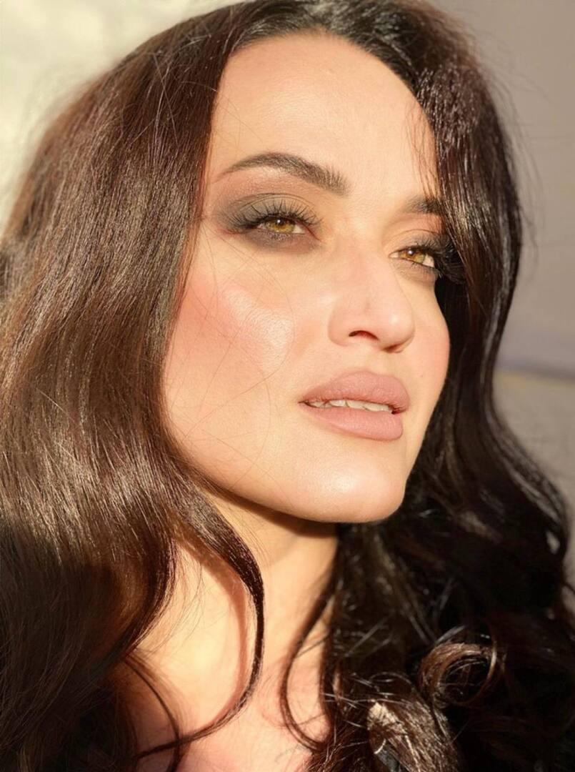 «Половина друзей внесли меня в ЧС»: танатопрактик о профессии, которая помогает проводить в последний путь