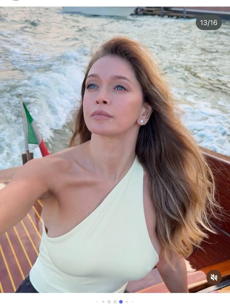 43-летняя певица Вера Брежнева восхитила снимками из путешествия по Венеции